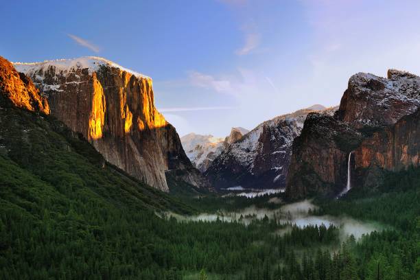 parco nazionale di yosemite, california, stati uniti - yosemite national park waterfall half dome california foto e immagini stock