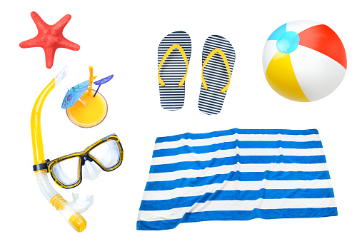 Collage de objetos de verano, elementos de playa establecidos aislados. photo
