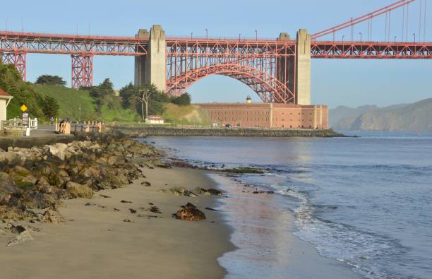 サンフランシスコのゴールデンゲートブリッジ - golden gate bridge bridge large san francisco county ストックフォトと画像