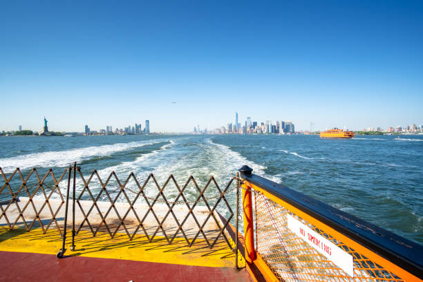 los edificios de gran altura de la ciudad de nueva york - new york city skyline new york state freedom fotografías e imágenes de stock