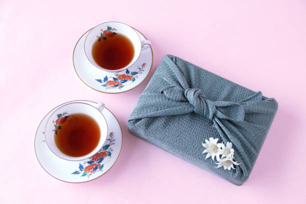 istock furoshikidutumi and Flannel flower 1148205477