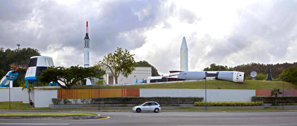 vista de gran angular del parque de la ciencia muestra daños después de hurrican maria bayamon pr - hurrican fotografías e imágenes de stock