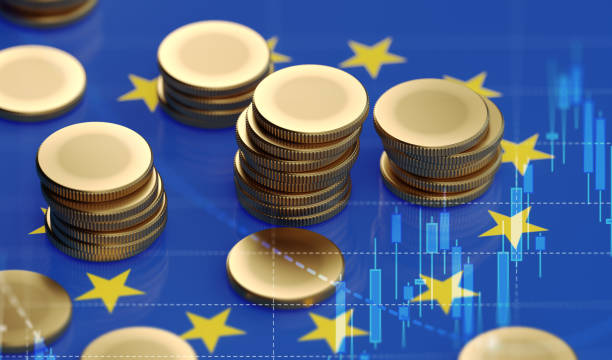 유럽 연합 국기에 앉아 동전의 스택 - currency exchange global finance currency european union currency 뉴스 사진 이미지