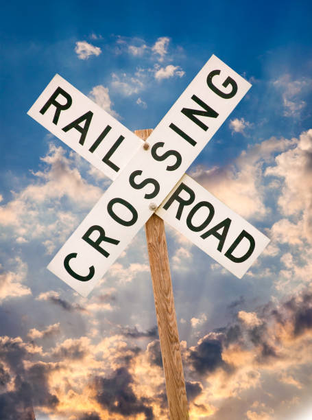 railroad crossing signal - railroad crossing railway signal gate nobody imagens e fotografias de stock