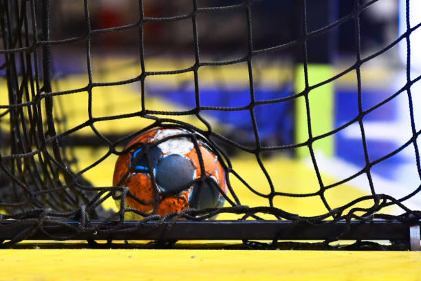 handboll bollen och nätet från målet - handball bildbanksfoton och bilder