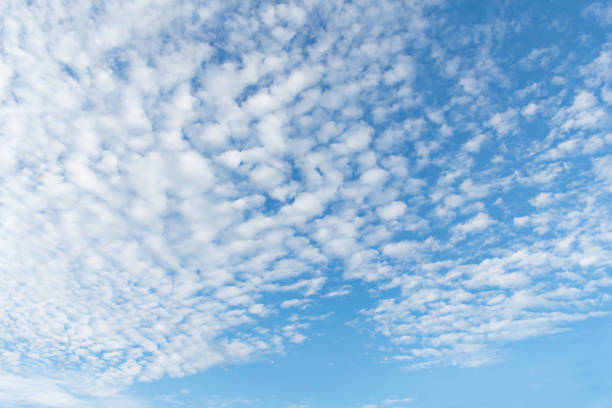 piękne niebo i chmury czas - air quality zdjęcia i obrazy z banku zdjęć
