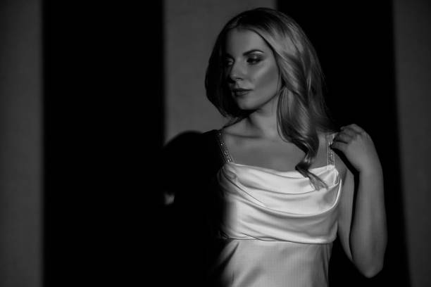 istock Girl in the background of the projector screen. 1148443003