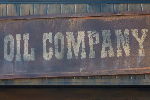 istock Oil Company: Antique Sign on Wooden Frame 1148491823