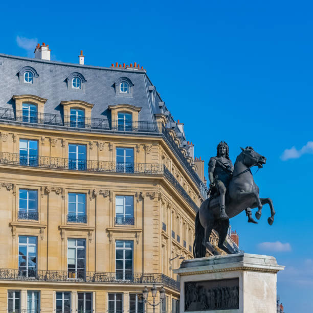 istock Paris, place des victories 1148494888