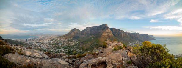 istock Table mountain and the city bowl 1148537306