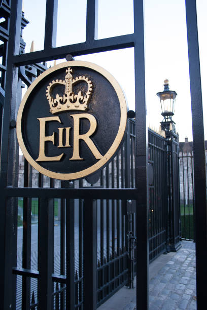 seal of Queen Elizabeth the 2nd on the Gates of The Tower Of London. detail of the seal of Queen Elizabeth the 2nd on the Gates of The Tower Of London.London, England, Uk, December, 2005 elizabeth ii photos stock pictures, royalty-free photos & images