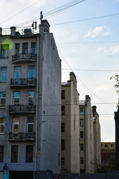 istock Houses are located on the same line 1148573659