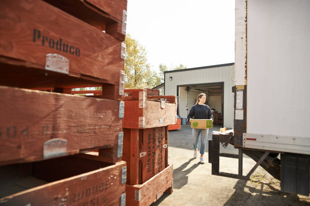 directamente desde la granja a usted - warehouse distribution warehouse crate box fotografías e imágenes de stock