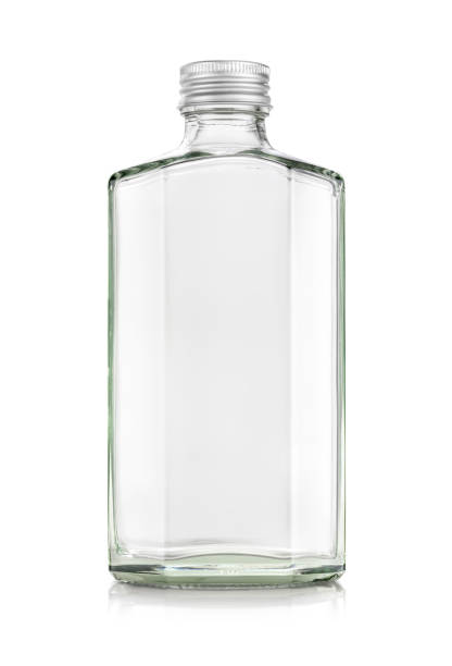frasco de vidro desobstruído para o produto da bebida isolado no fundo branco - product shot - fotografias e filmes do acervo