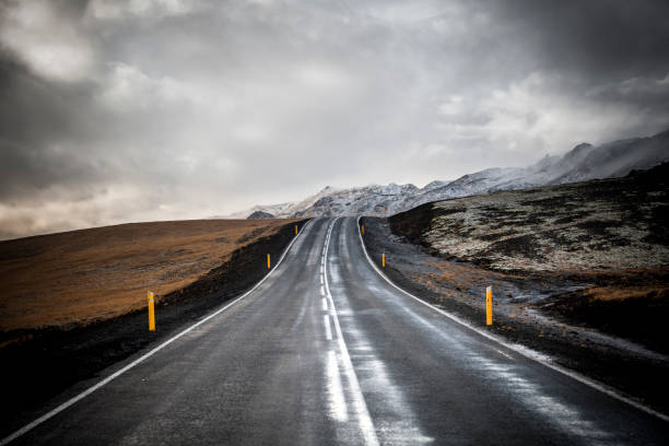 istock road to nowhere, iceland 1148626415