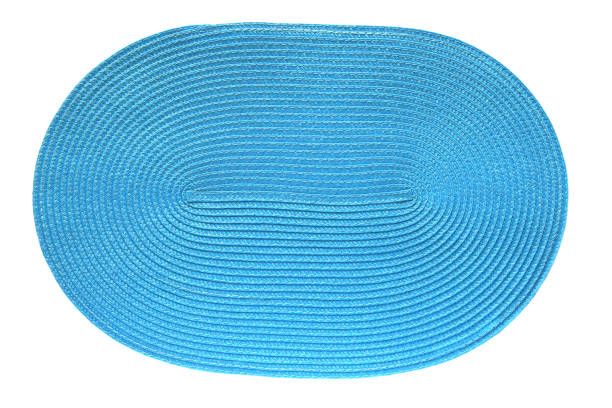голубая тканая салфетка изолирована на белом фоне. - oval shape фотографии стоковые фото и изображения