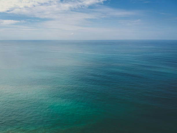 ла-манш с острова уайт - horizon over water england uk summer стоковые фото и изображения