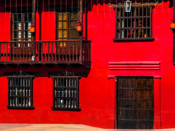 istock Facade of colonial house with balcony 1148710732