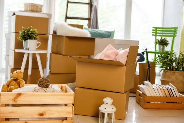 istock Packed household stuff for moving into new house 1148714303