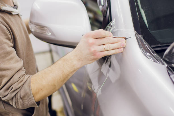 istock Car paint protection, protect coating installation 1148721243