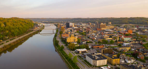 vista panoramica lunga charleston west virginia capitol city - kanawha foto e immagini stock