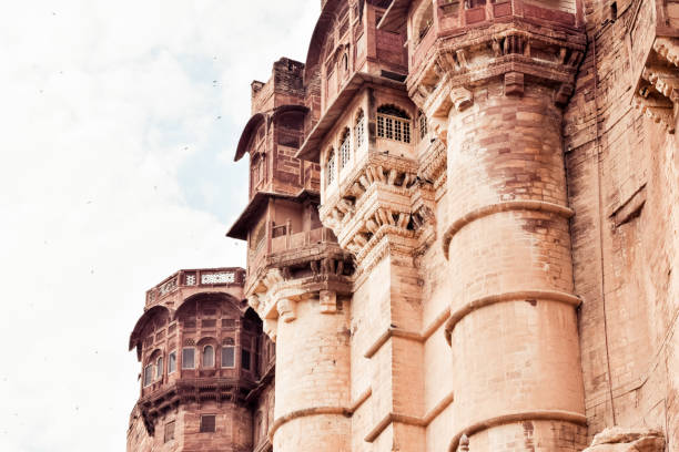 Jaisalmer fort also called Golden Fort, Sonar Quila or Sone Ka Quila in desert city Rajasthan India. One of largest yellow sandstone forts and World Heritage Site declared UNESCO built by Rajput rular la fortaleza de jaisalmer también se llamaba golden fort, sonar quila o sone ka quila en la ciudad desierta de rajasthan india. uno de los mayores fuertes de arenisca amarilla y patrimonio de la humanidad declarado por la unesco construido por rajput rula