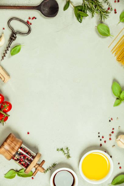 올리브 오일, 발사믹 식초, 소금, 후추, 허브, 파스타, 토마토 콘크리트 배경 - vinegar salad dressing cooking oil olive oil 뉴스 사진 이미지