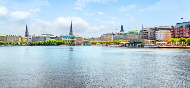 Binnenalster lake - hamburg, downtown