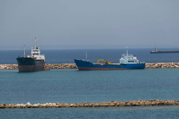 old transportation ships at famagusta magusa nicosia port harbour at turkish northern cyprus - famagusta imagens e fotografias de stock