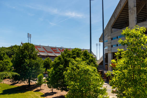 memorial stadium à clemson - clemson photos et images de collection