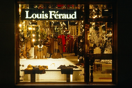 Louis Féraud Fashionboutique In Paris 1980s Stock Photo - Download Image  Now - 1980-1989, Advertisement, Archival - iStock
