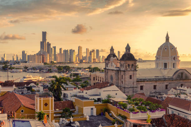 beau coucher de soleil sur carthagène, colombie - colombien photos et images de collection