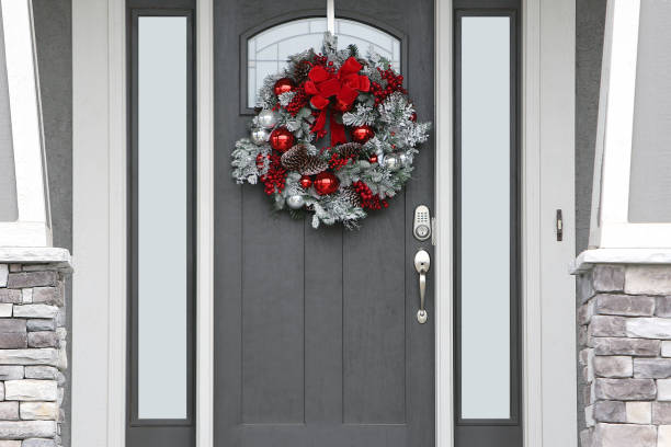 istock Christmas Wreath Front Door 1148923971