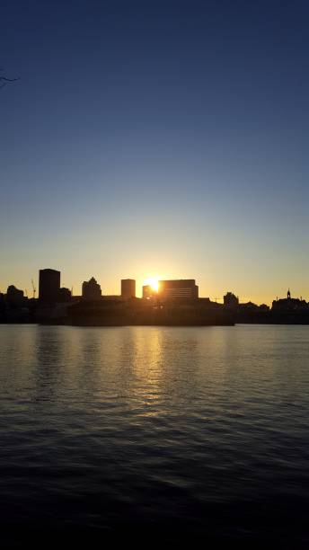 istock Sunset over the city (photo9) 1148935825