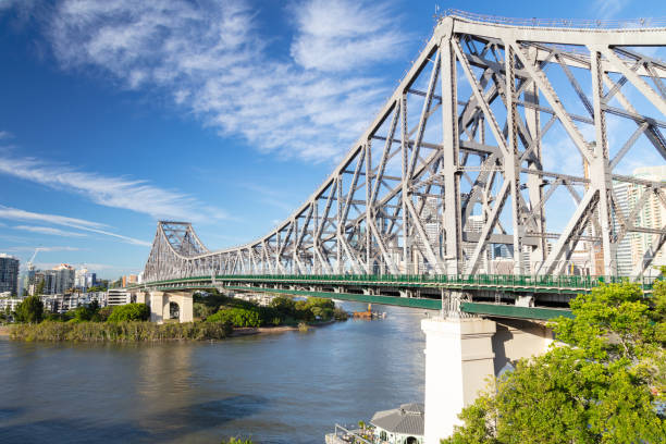 Story Bridge, Brisbane, QLD Story Bridge is a heritage-listed steel cantilever bridge spanning the Brisbane River, QLD, Australia story bridge photos stock pictures, royalty-free photos & images