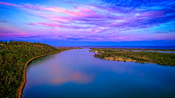 istock Lakes Entrance pink dusk 1148973814