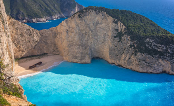 istock Stunning view of the cliffs in Shipwreck Cove 1148984154