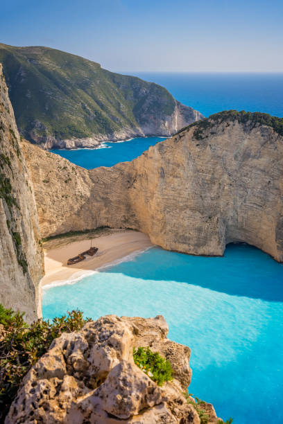 istock Stunning view of the cliffs in Shipwreck Cove 1148985717