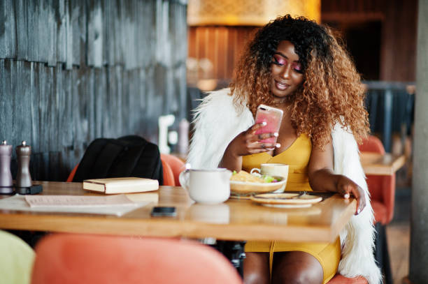 istock Glamour african american woman 1148998906