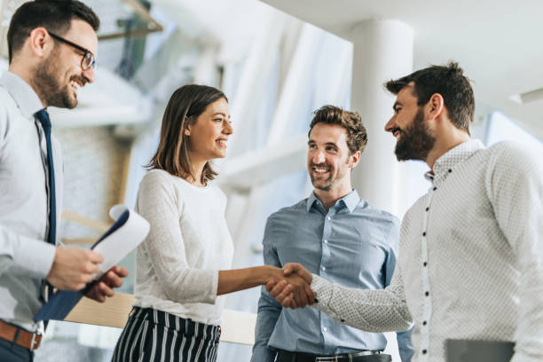istock Hello, nice to meet you colleague! 1149000093