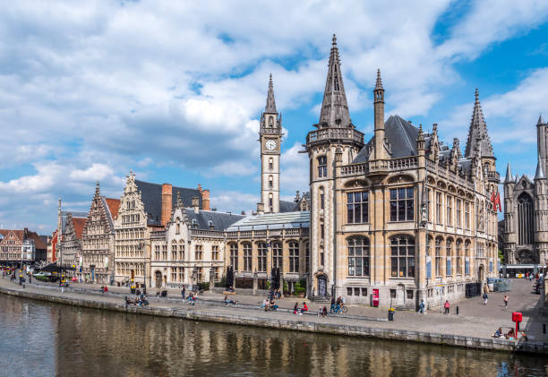 ヘントベルギーの中世の町 - ghent ストックフォトと画像