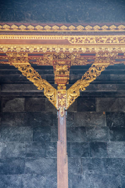 szczegóły z balijskiej świątyni hinduistycznej pura goa lawah w indonezji - pura goa lawah zdjęcia i obrazy z banku zdjęć