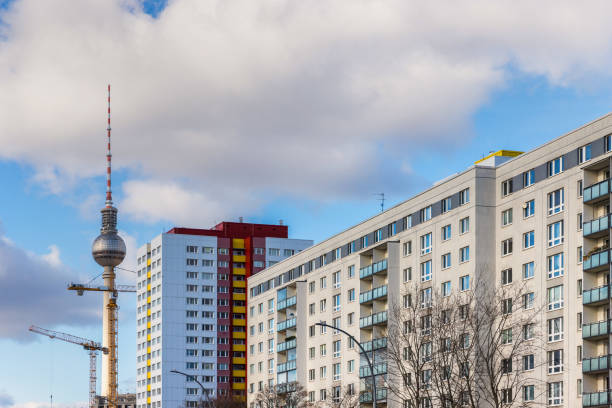 berlino est plattenbau architettura germania - plattenbau homes architectural detail architecture and buildings foto e immagini stock