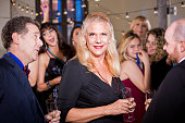 attraktive-reife-frau-auf-einer-party.jpg?b=1&s=170x170&k=20&c=EBYM8Sm4h3pyXOpFEFlJC6IgSGG2NMBrADpcQ6oiE80=