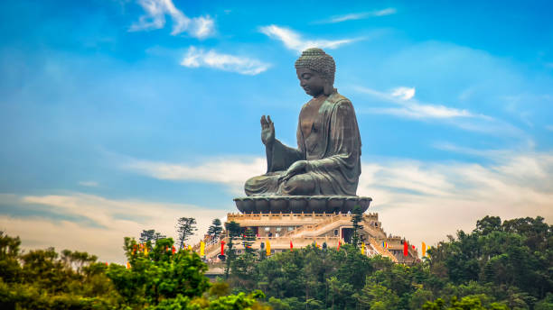 el buda tian tan en hong kong - architecture asia blue buddhism fotografías e imágenes de stock