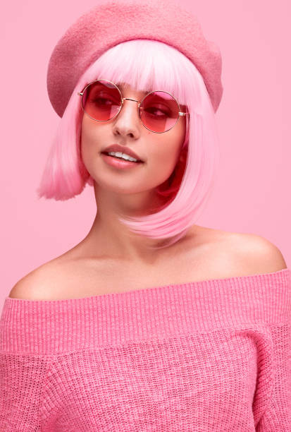istock Attractive lady in beret looking away 1149081559