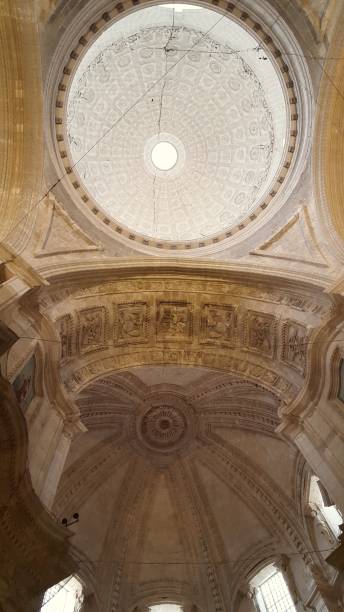 istock Cadiz Cathedral heart 1149099723