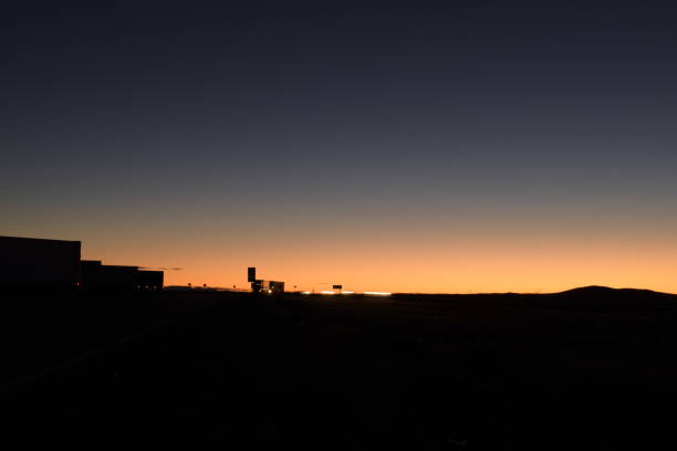 sunrise over desert landscape - las cruces new mexico desert truck imagens e fotografias de stock