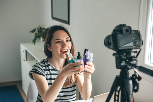 istock Beauty blogger shows how to do makeup 1149137586