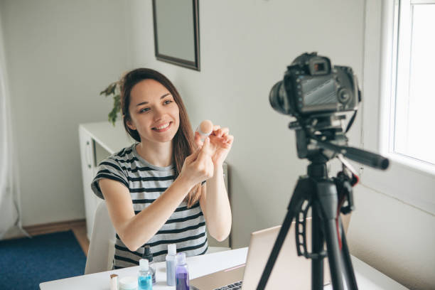 istock Beauty blogger shows how to do makeup 1149139407